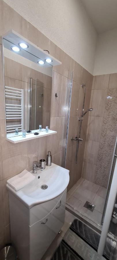 Rozsa Apartmanhaz Segedín Exteriér fotografie