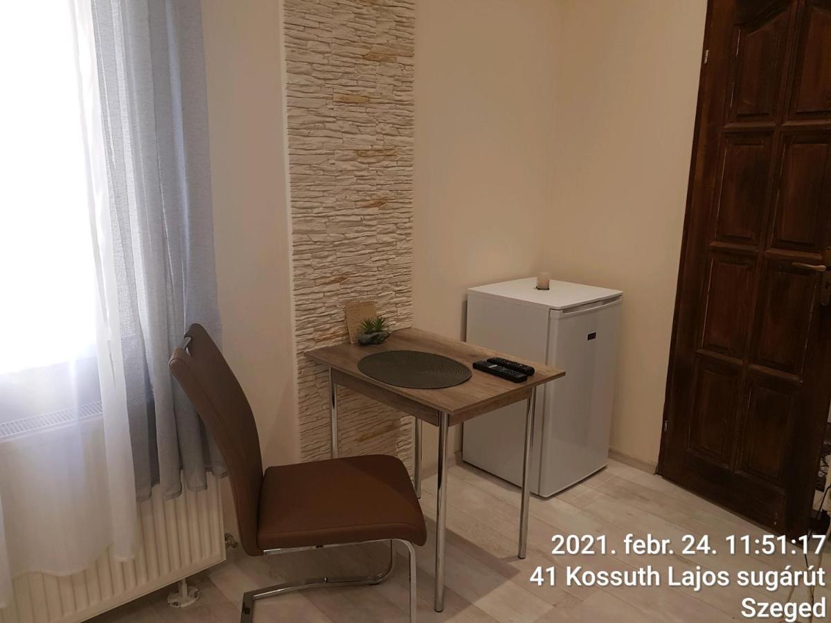 Rozsa Apartmanhaz Segedín Exteriér fotografie
