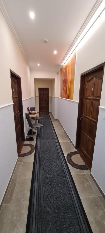 Rozsa Apartmanhaz Segedín Exteriér fotografie