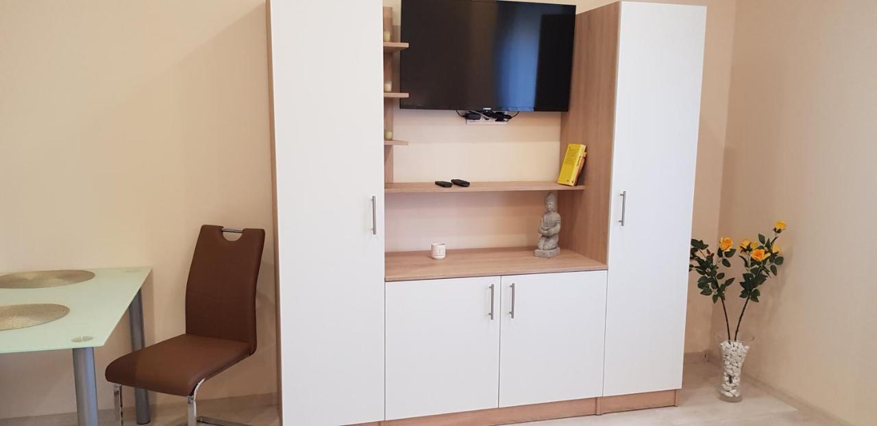 Rozsa Apartmanhaz Segedín Exteriér fotografie