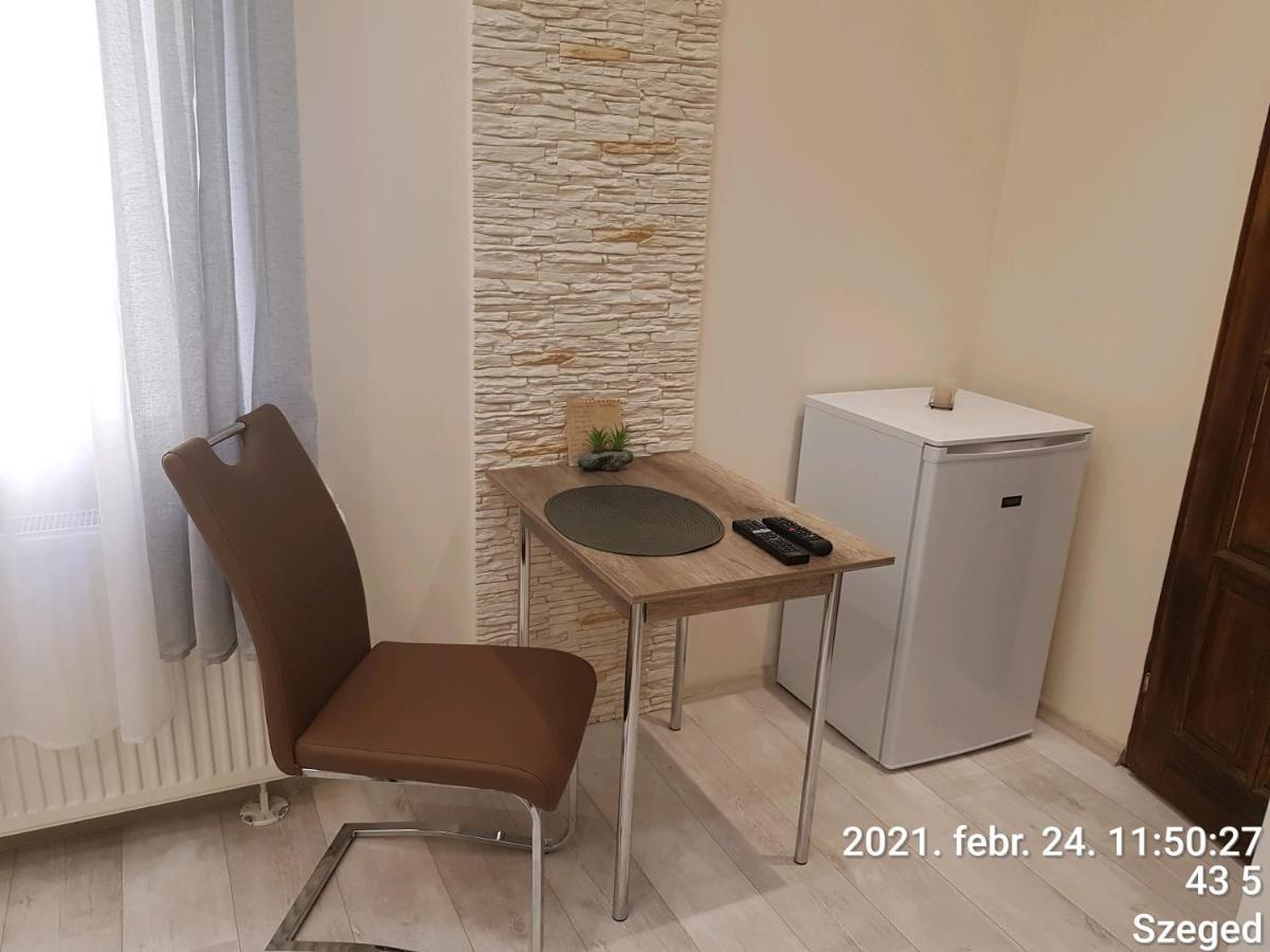 Rozsa Apartmanhaz Segedín Exteriér fotografie