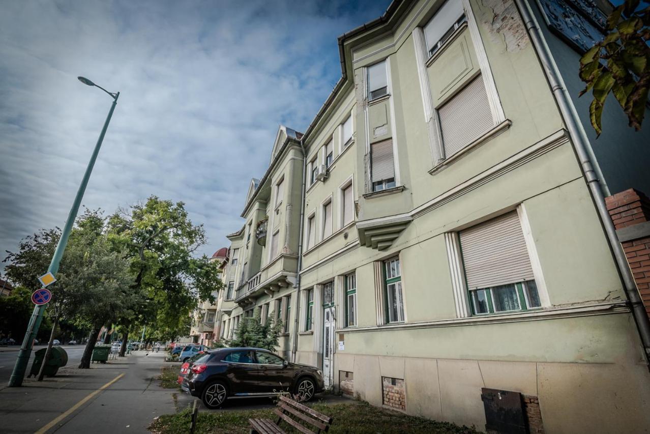 Rozsa Apartmanhaz Segedín Exteriér fotografie